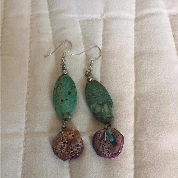 Spiny Oyster and Turquoise Necklace and Earrings - Picture 3 of 3
